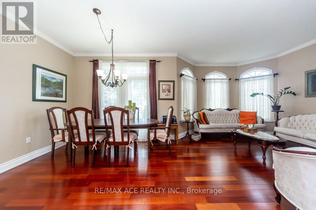 44 Mourning Dove Crescent, Toronto, Ontario  M1B 6A8 - Photo 4 - E13561880