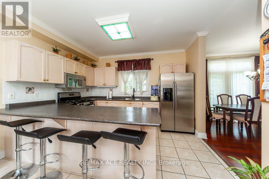 44 Mourning Dove Crescent, Toronto, Ontario  M1B 6A8 - Photo 6 - E13561880