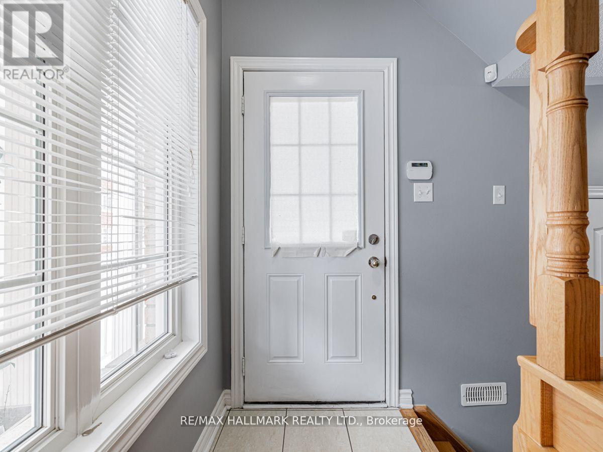 10 - 15 Old Colony Road, Richmond Hill, Ontario  L4E 4L5 - Photo 2 - N13561840