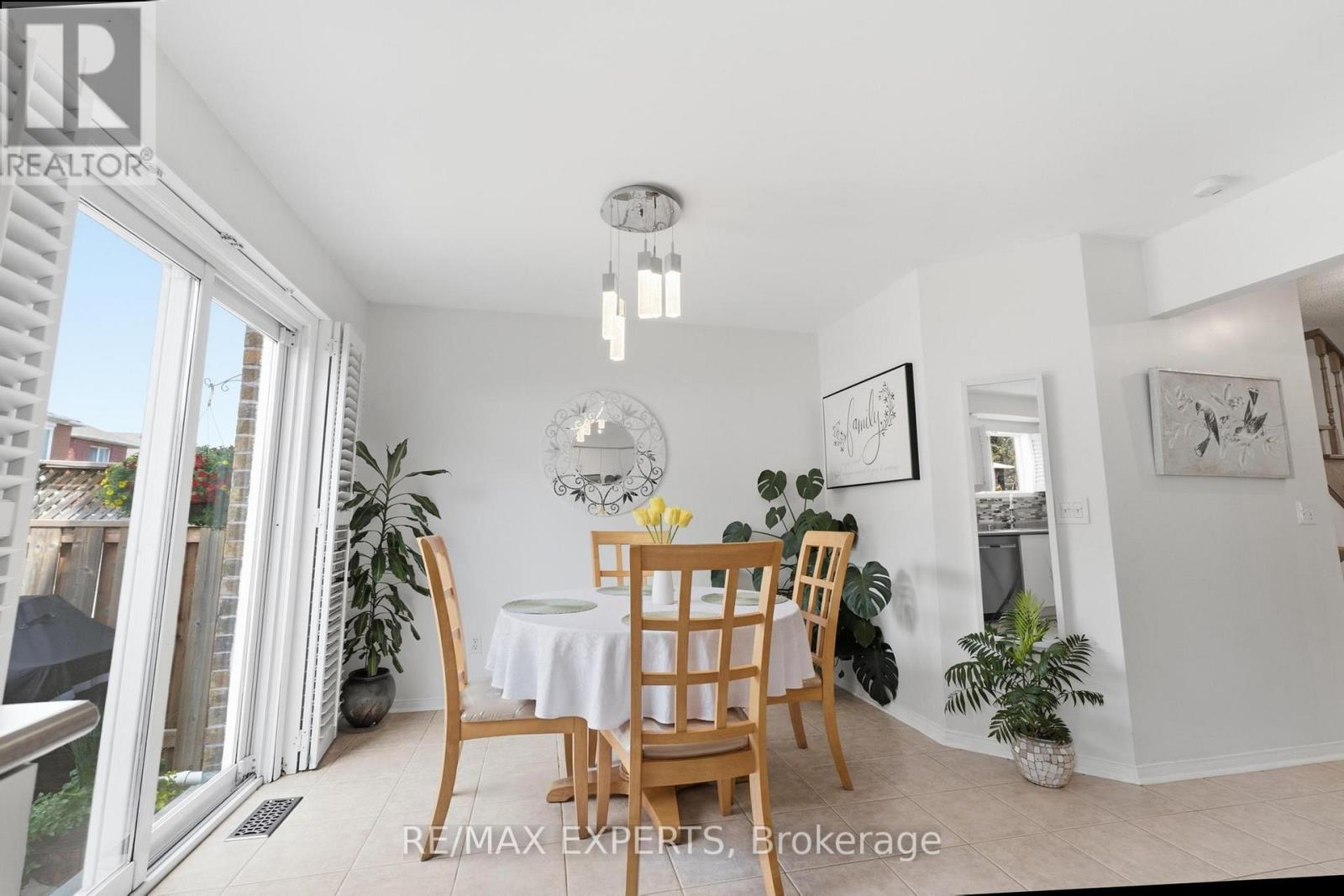 16 Piazza Crescent, Vaughan, Ontario  L4H 2C8 - Photo 15 - N13561854