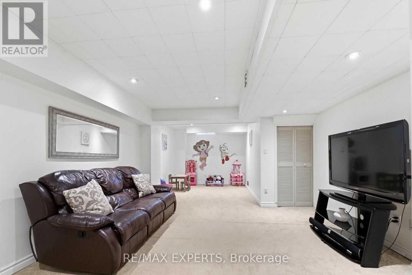 16 Piazza Crescent, Vaughan, Ontario  L4H 2C8 - Photo 30 - N13561854