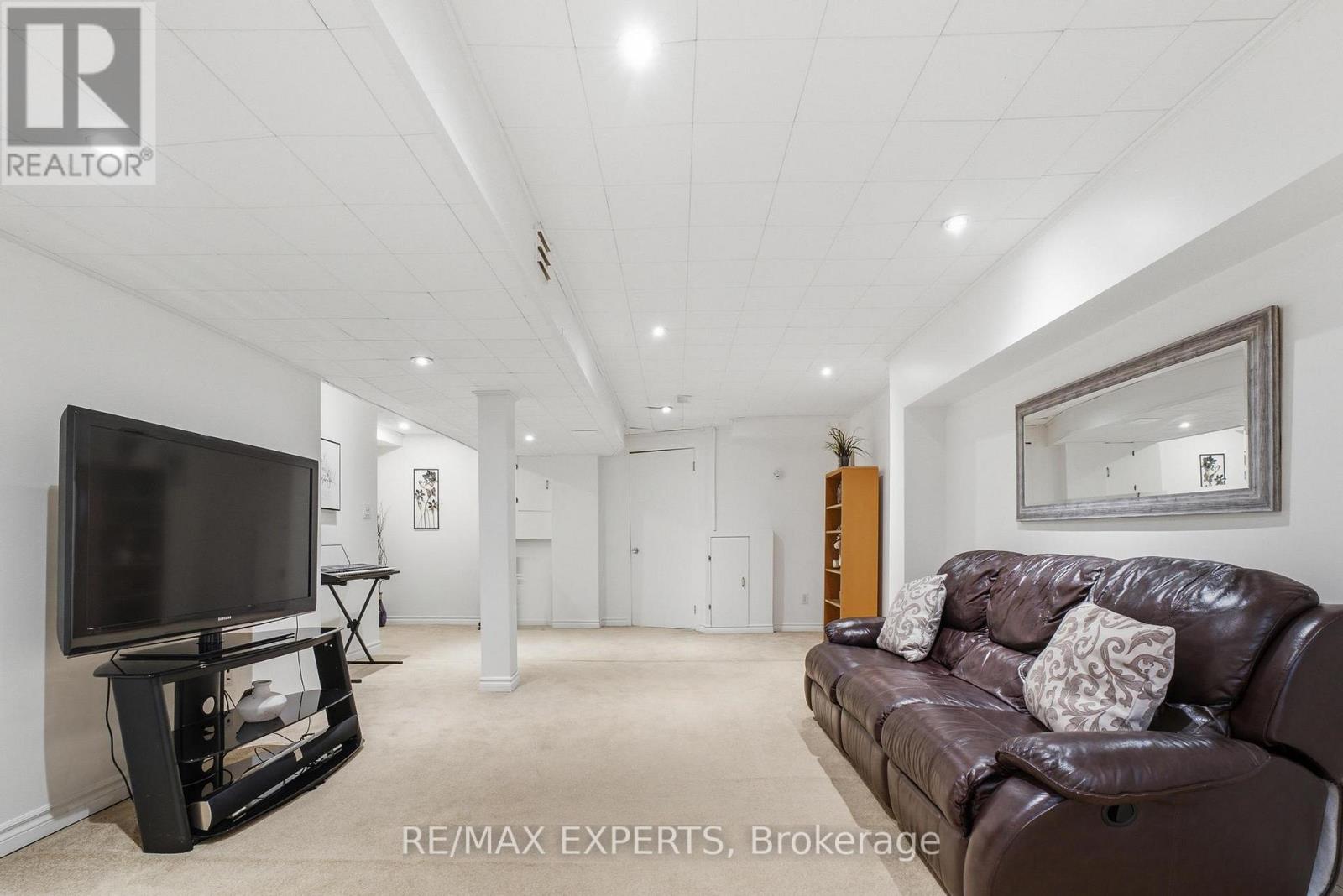 16 Piazza Crescent, Vaughan, Ontario  L4H 2C8 - Photo 31 - N13561854