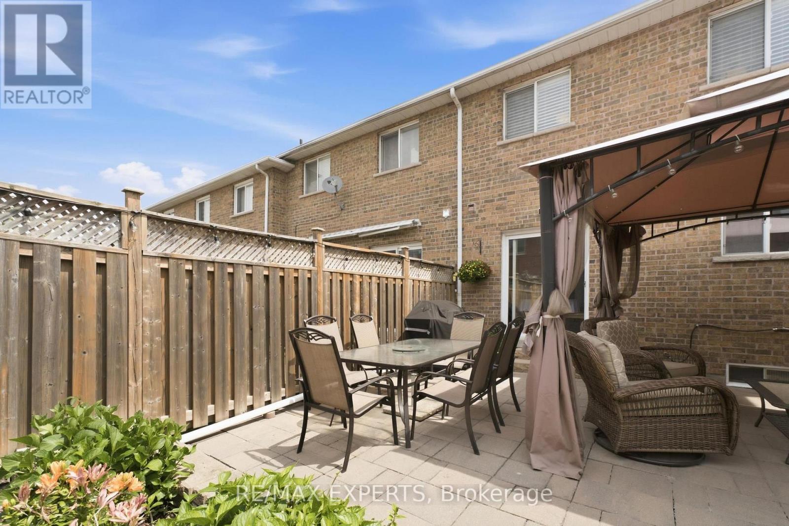 16 Piazza Crescent, Vaughan, Ontario  L4H 2C8 - Photo 34 - N13561854