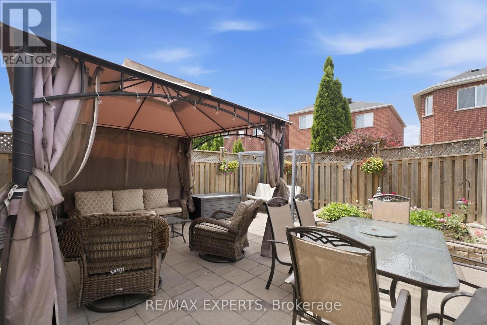 16 Piazza Crescent, Vaughan, Ontario  L4H 2C8 - Photo 37 - N13561854