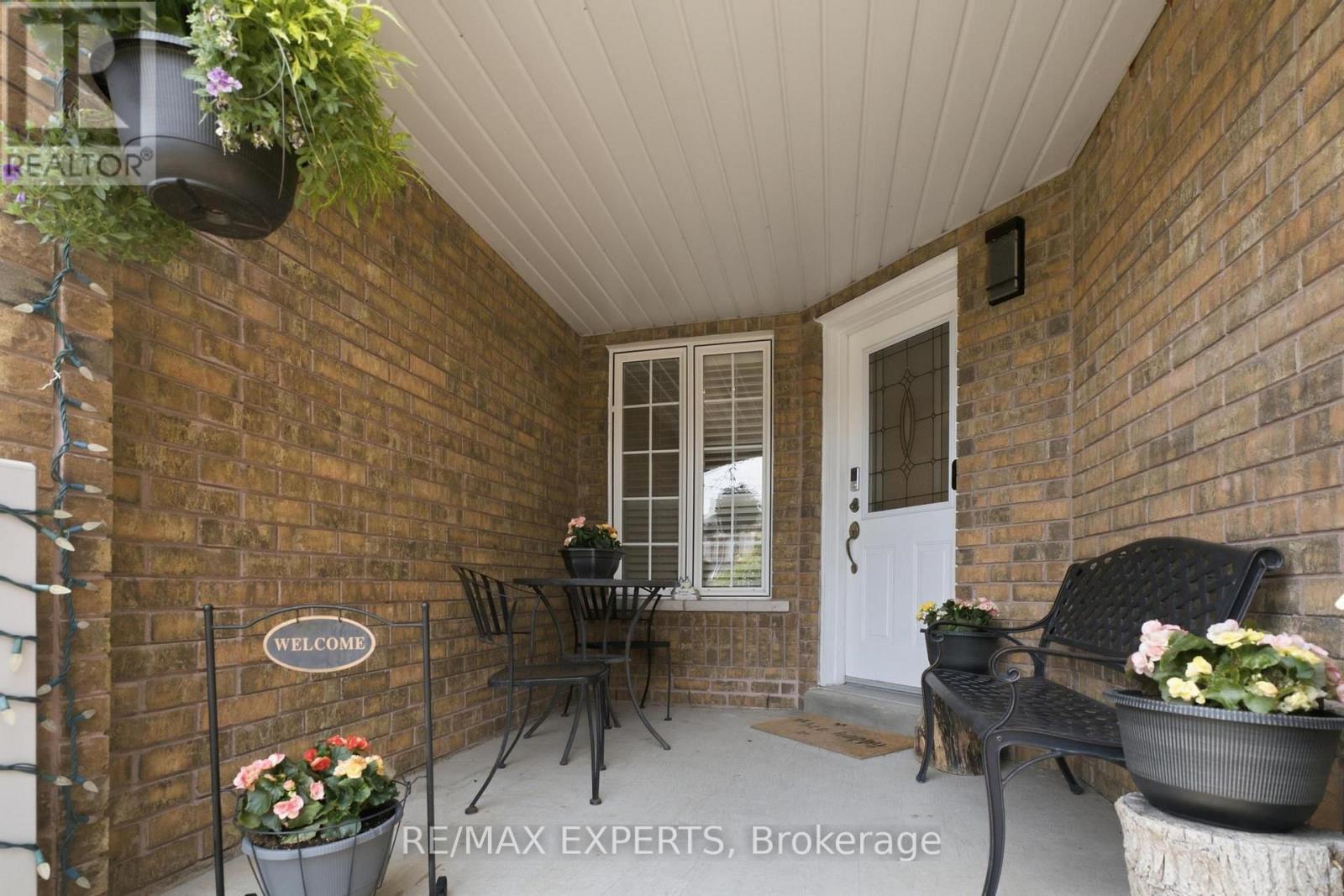 16 Piazza Crescent, Vaughan, Ontario  L4H 2C8 - Photo 4 - N13561854