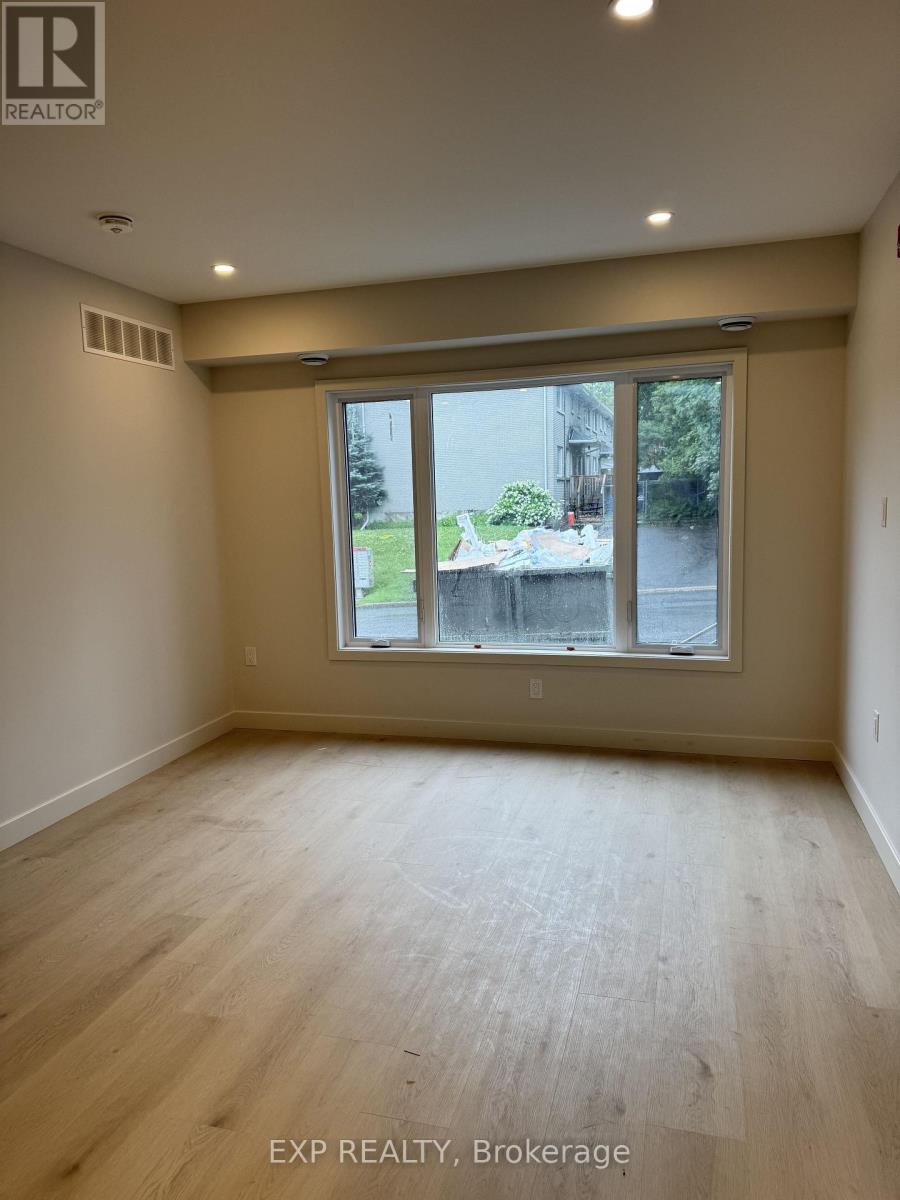 4 - 1301 Dorchester Avenue, Ottawa, Ontario  K1Z 8E8 - Photo 3 - X13561816