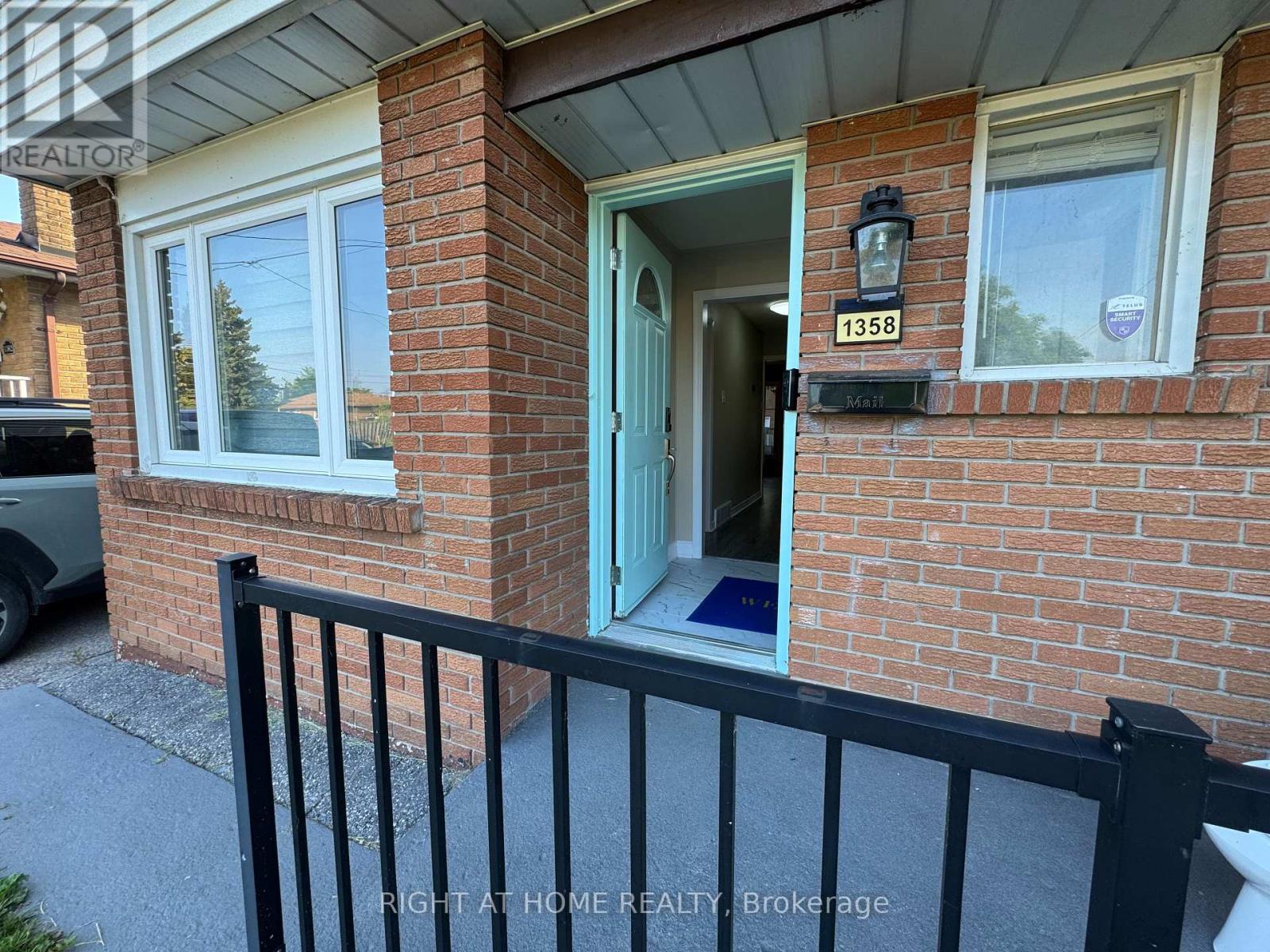 1358 Tremblay Street, Oshawa, Ontario  L1J 3X5 - Photo 3 - E13558162