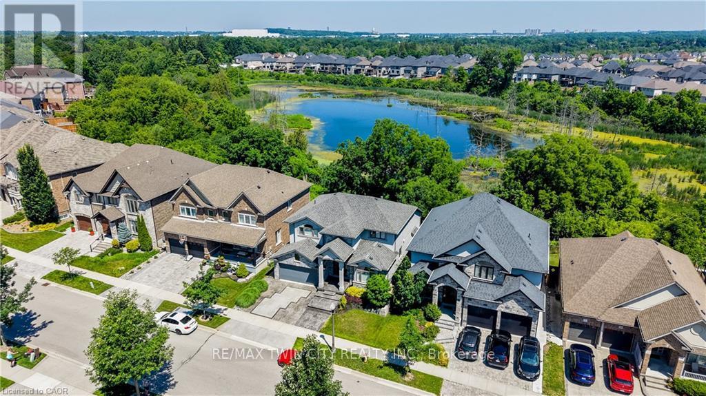 248 Evens Pond Crescent, Kitchener, Ontario  N2R 0B7 - Photo 3 - X13561790