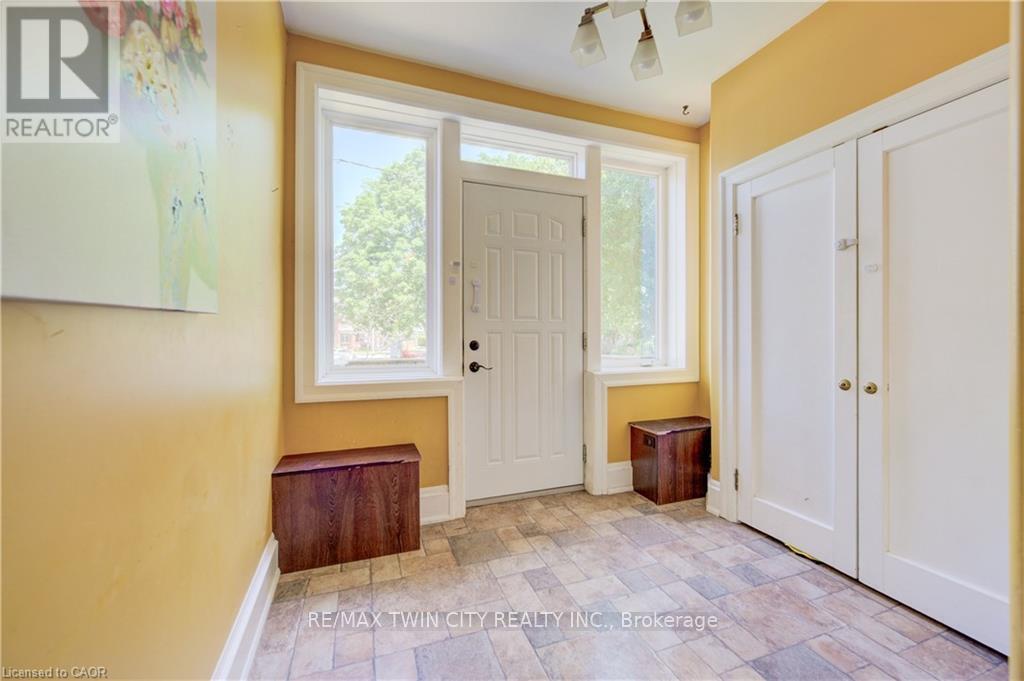 59 West Avenue, Kitchener, Ontario  N2M 1X4 - Photo 3 - X13561916