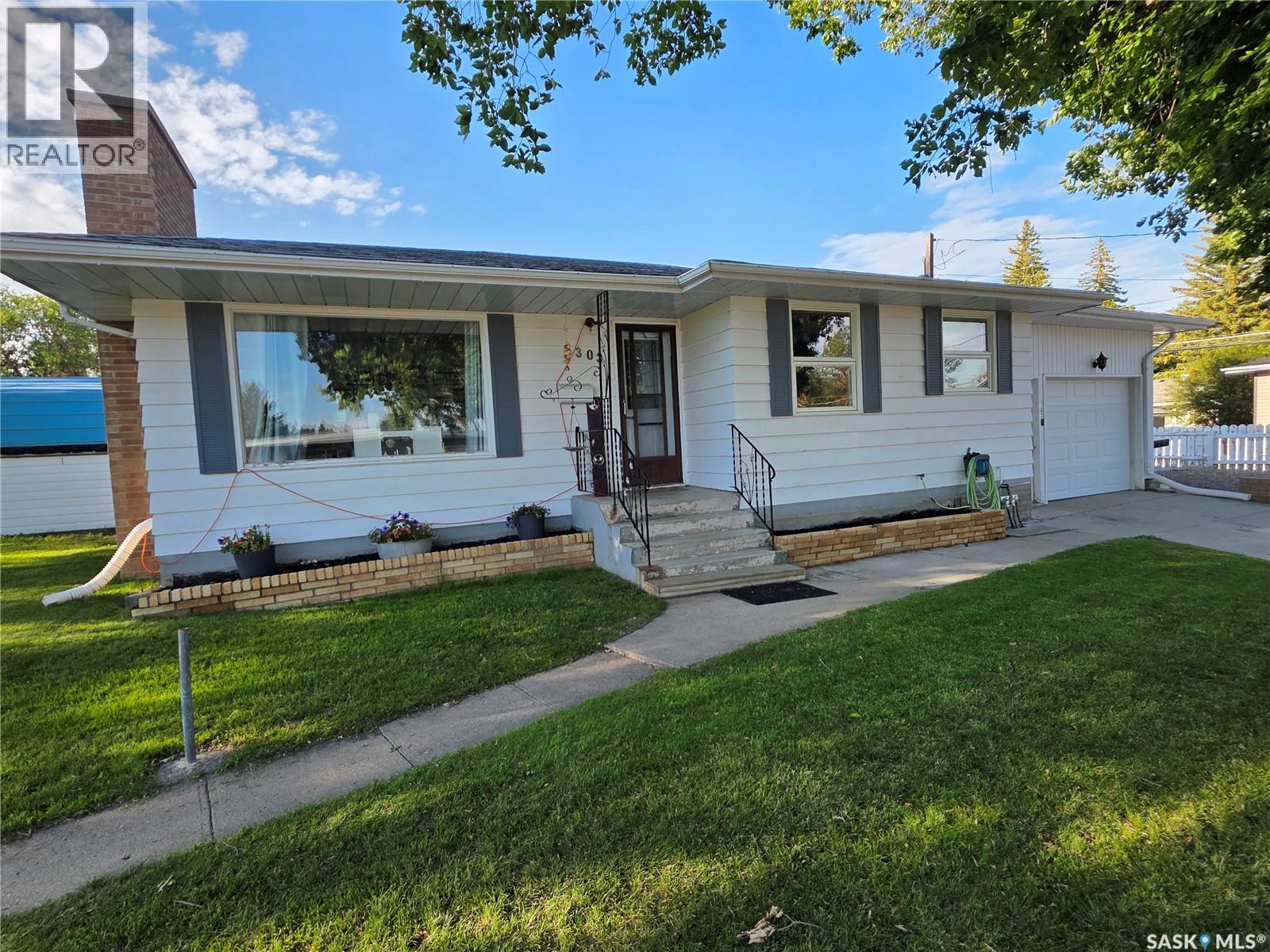 303 13th AVENUE NE, Swift Current, Saskatchewan