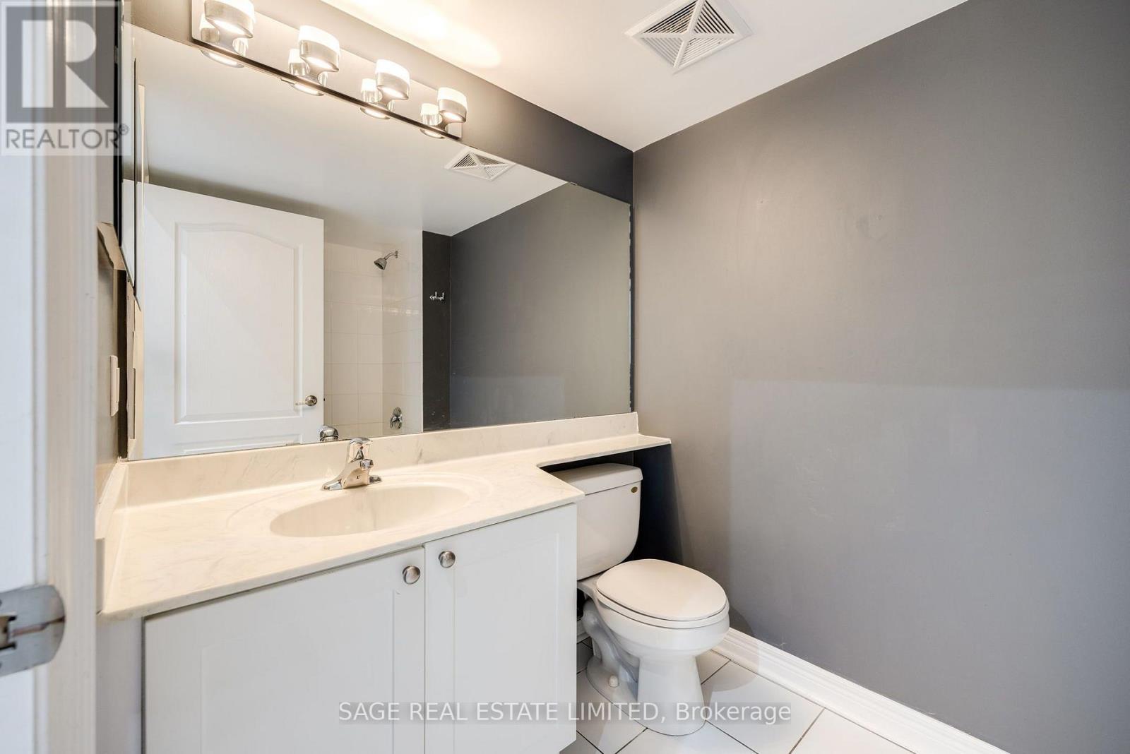 205 - 212 Eglinton Avenue E, Toronto, Ontario  M4P 0A3 - Photo 21 - C13562078