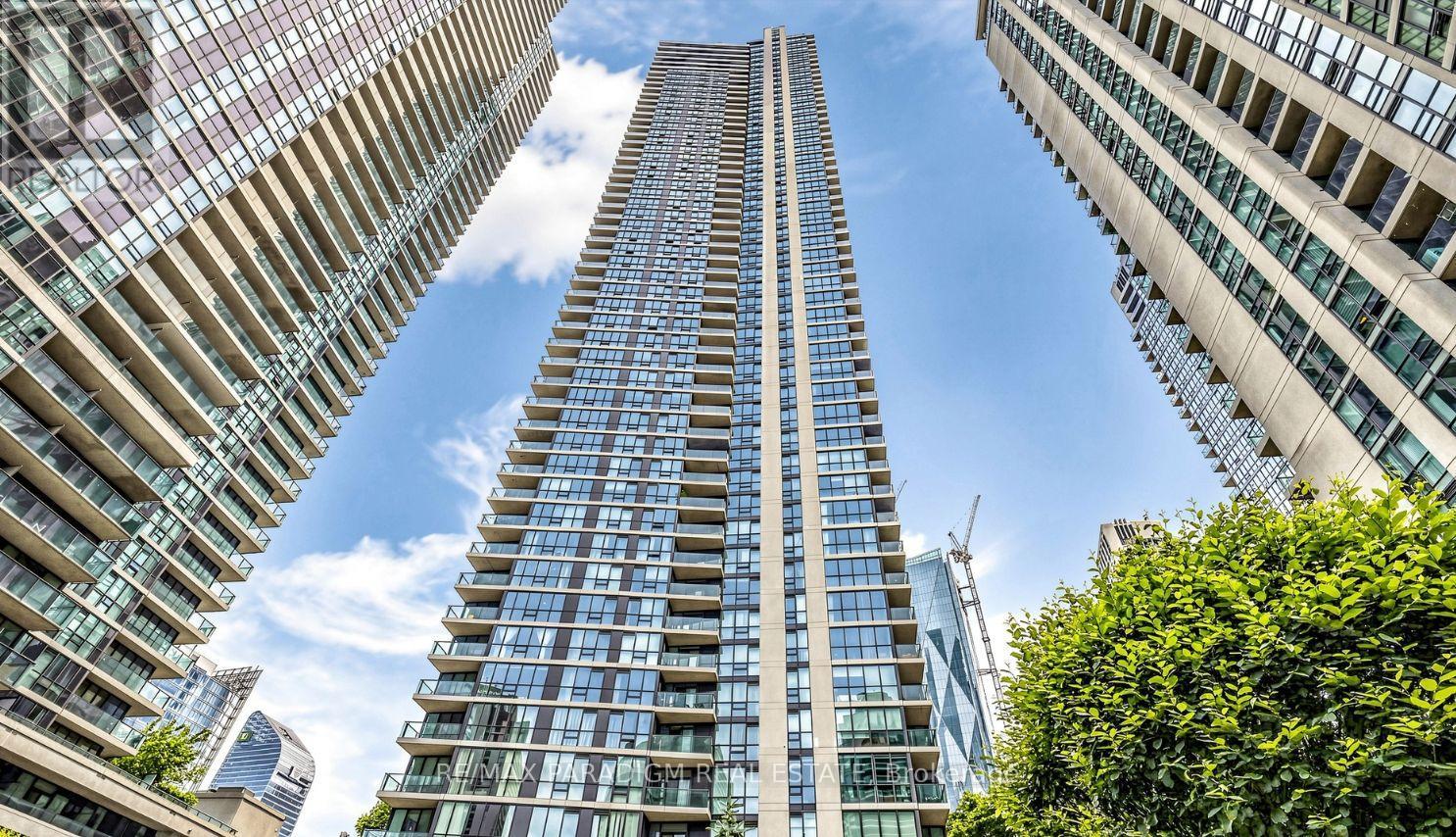 1701 - 18 HARBOUR STREET, Toronto, Ontario
