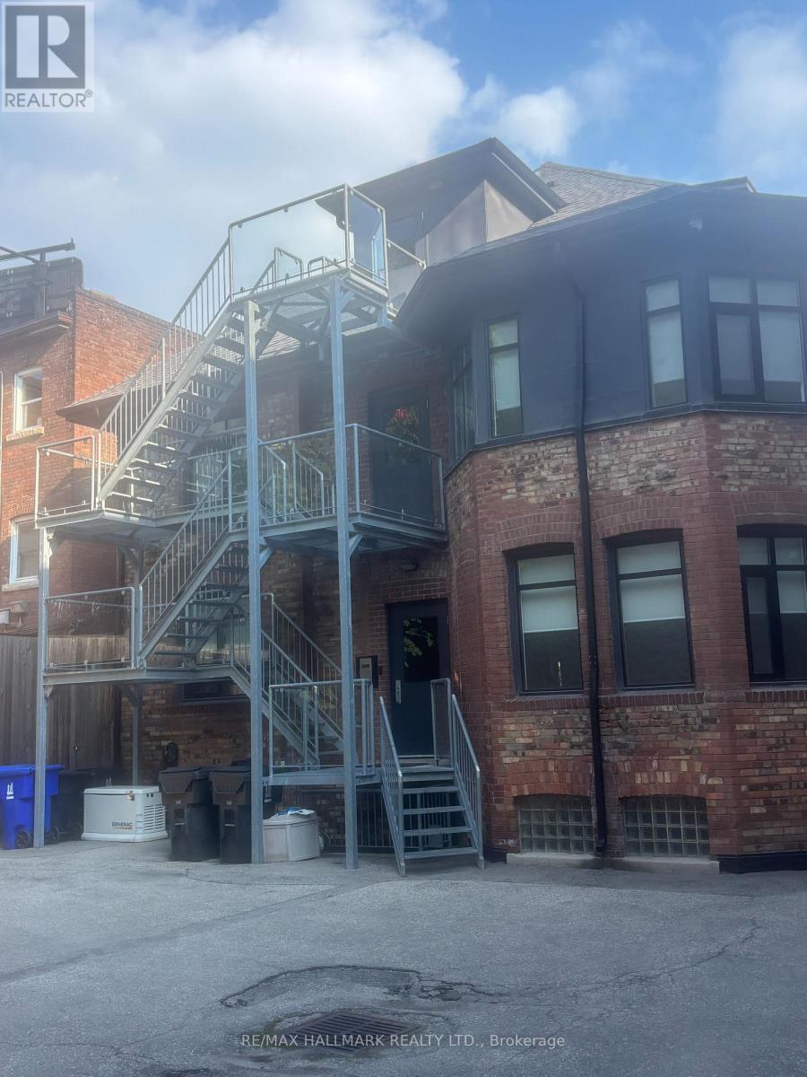 3 Rowanwood Avenue E, Toronto, Ontario  M4W 1Y5 - Photo 2 - C13562128