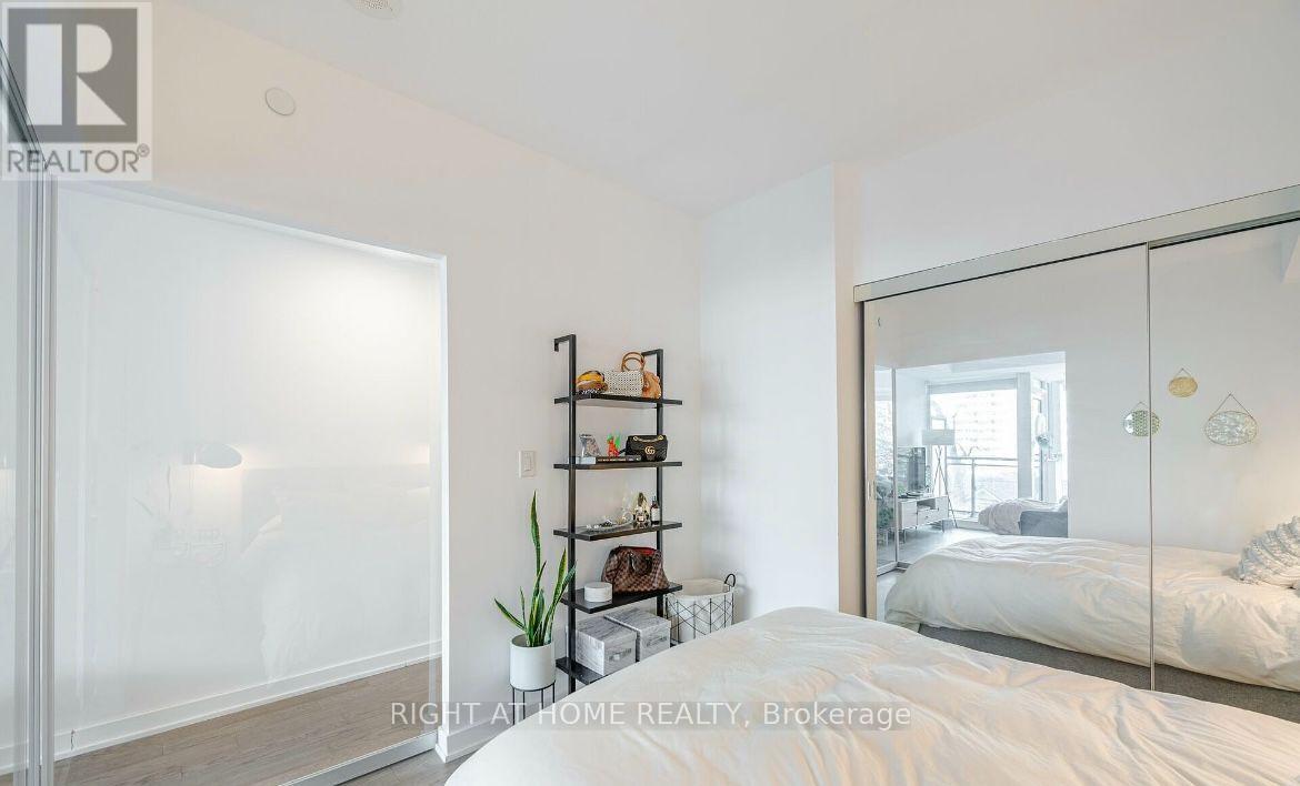 403 - 17 Dundonald Street, Toronto, Ontario  M4Y 0E4 - Photo 16 - C13562132