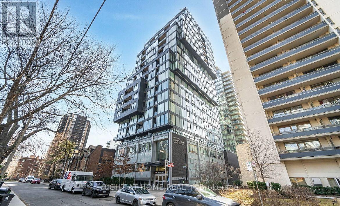 403 - 17 Dundonald Street, Toronto, Ontario  M4Y 0E4 - Photo 2 - C13562132