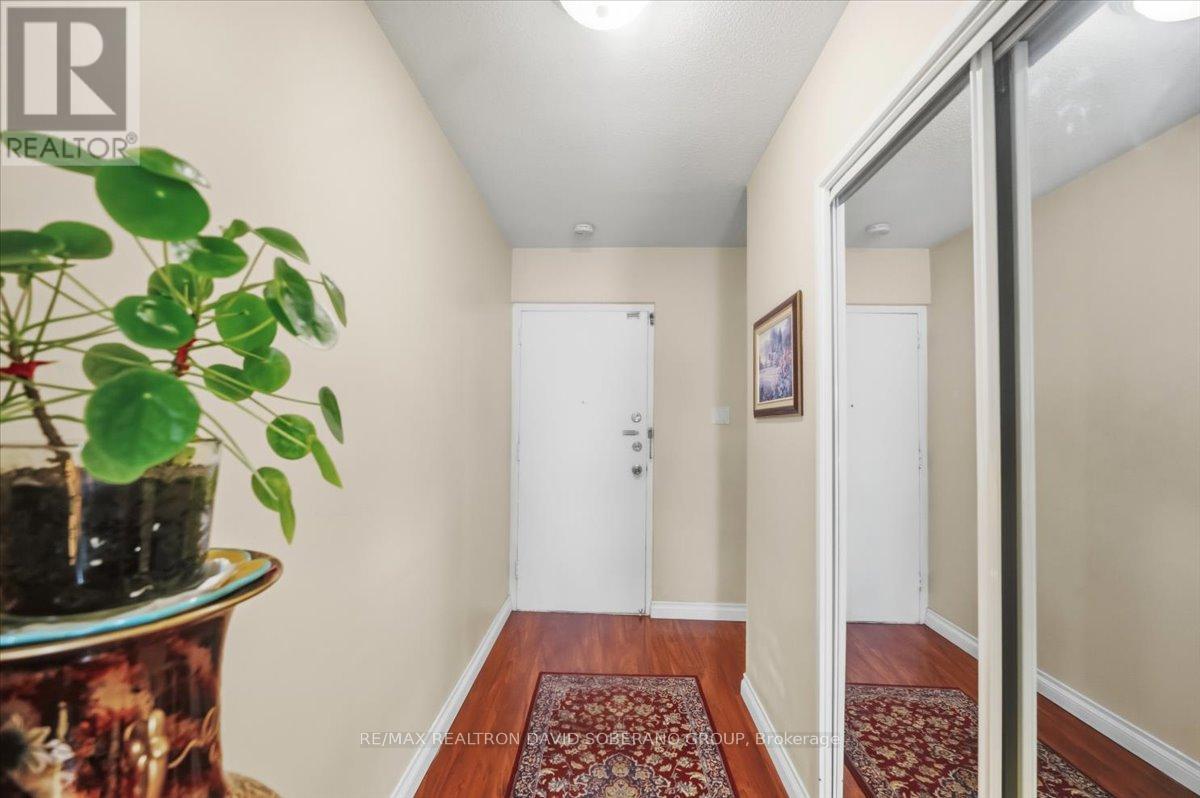 601 - 130 Neptune Drive, Toronto, Ontario  M6A 1X5 - Photo 5 - C13562146