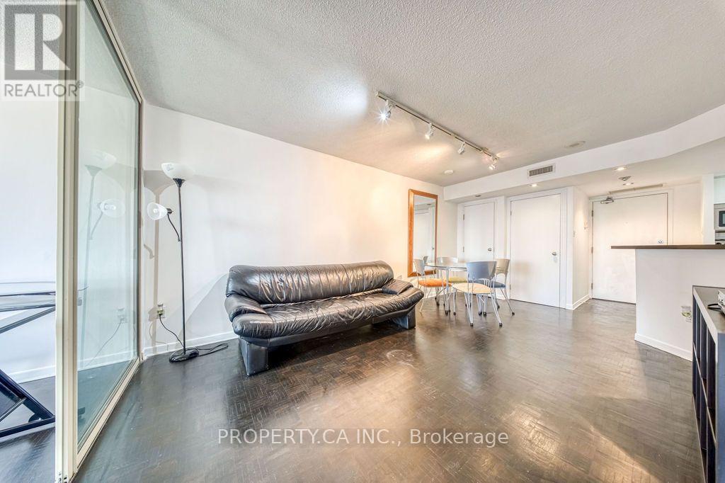 2902 - 1001 Bay Street, Toronto, Ontario  M5S 3A6 - Photo 15 - C13562198