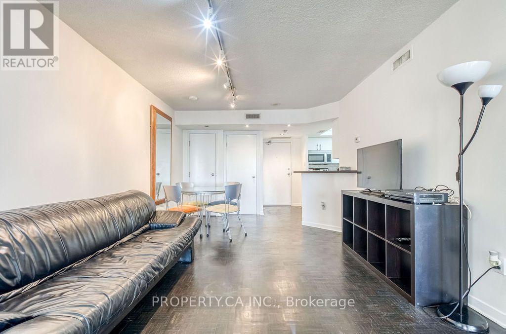 2902 - 1001 Bay Street, Toronto, Ontario  M5S 3A6 - Photo 17 - C13562198