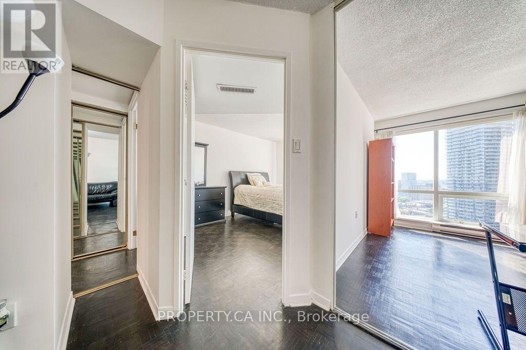 2902 - 1001 Bay Street, Toronto, Ontario  M5S 3A6 - Photo 21 - C13562198