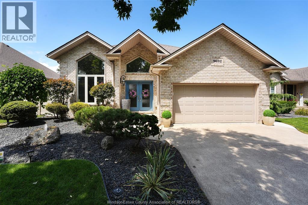 9692 Manitou Crescent, Windsor, Ontario  N8P 1N9 - Photo 2 - 26016900