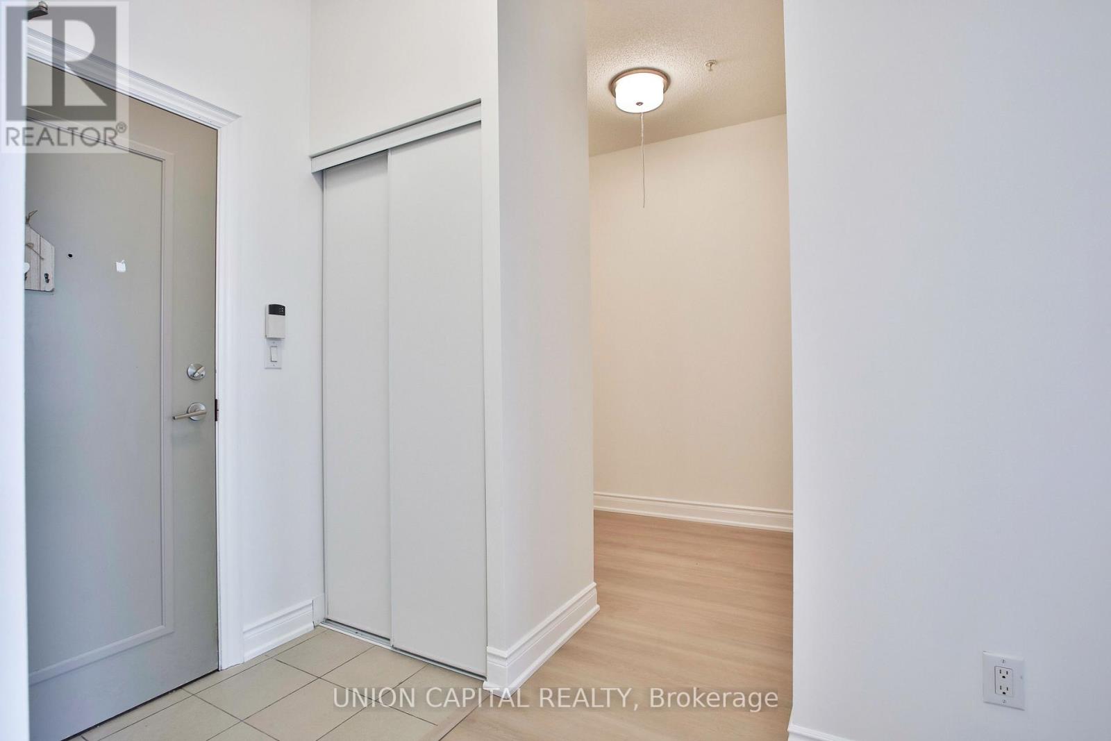 108 - 2396 Major Mackenzie Drive, Vaughan (Maple), Ontario  L6A 4Y1 - Photo 2 - N13561984