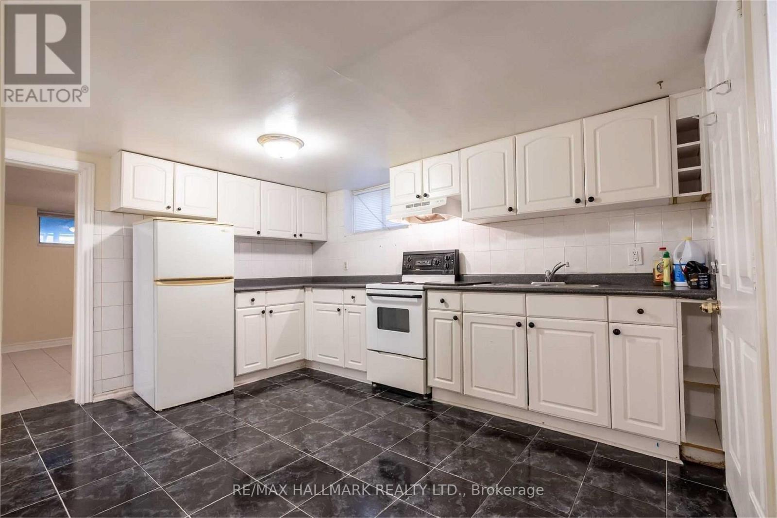 226 Lawrence Avenue, Richmond Hill (Harding), Ontario  L4C 1Z6 - Photo 21 - N13562048