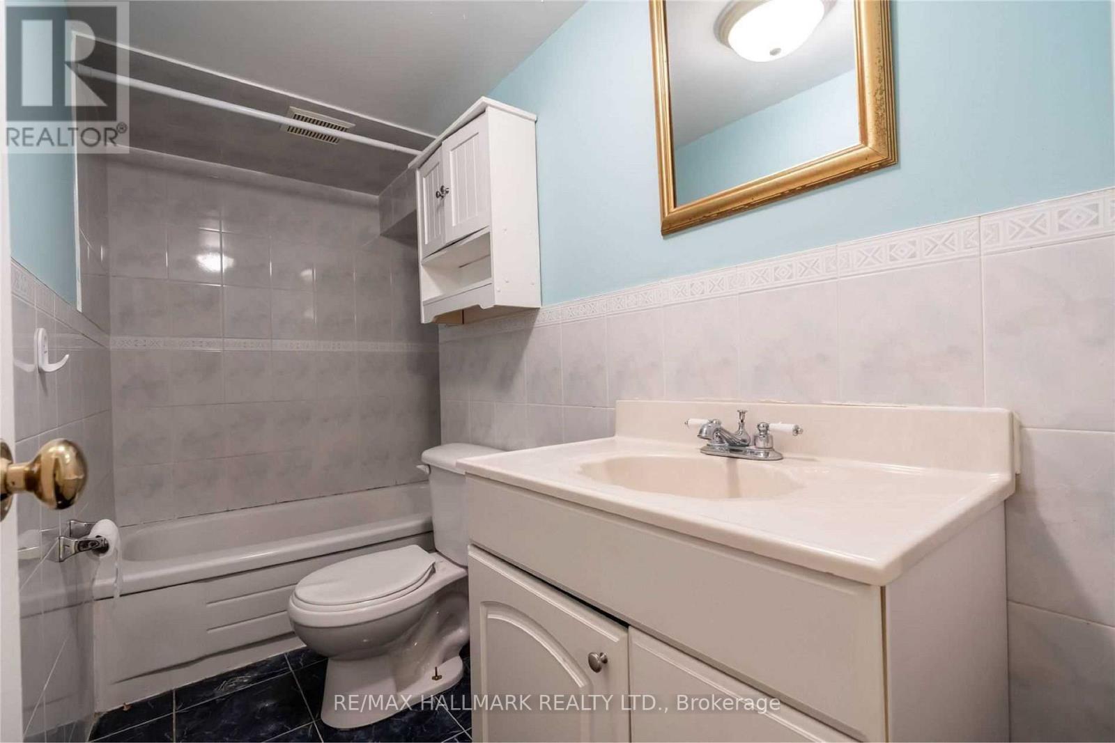 226 Lawrence Avenue, Richmond Hill (Harding), Ontario  L4C 1Z6 - Photo 23 - N13562048