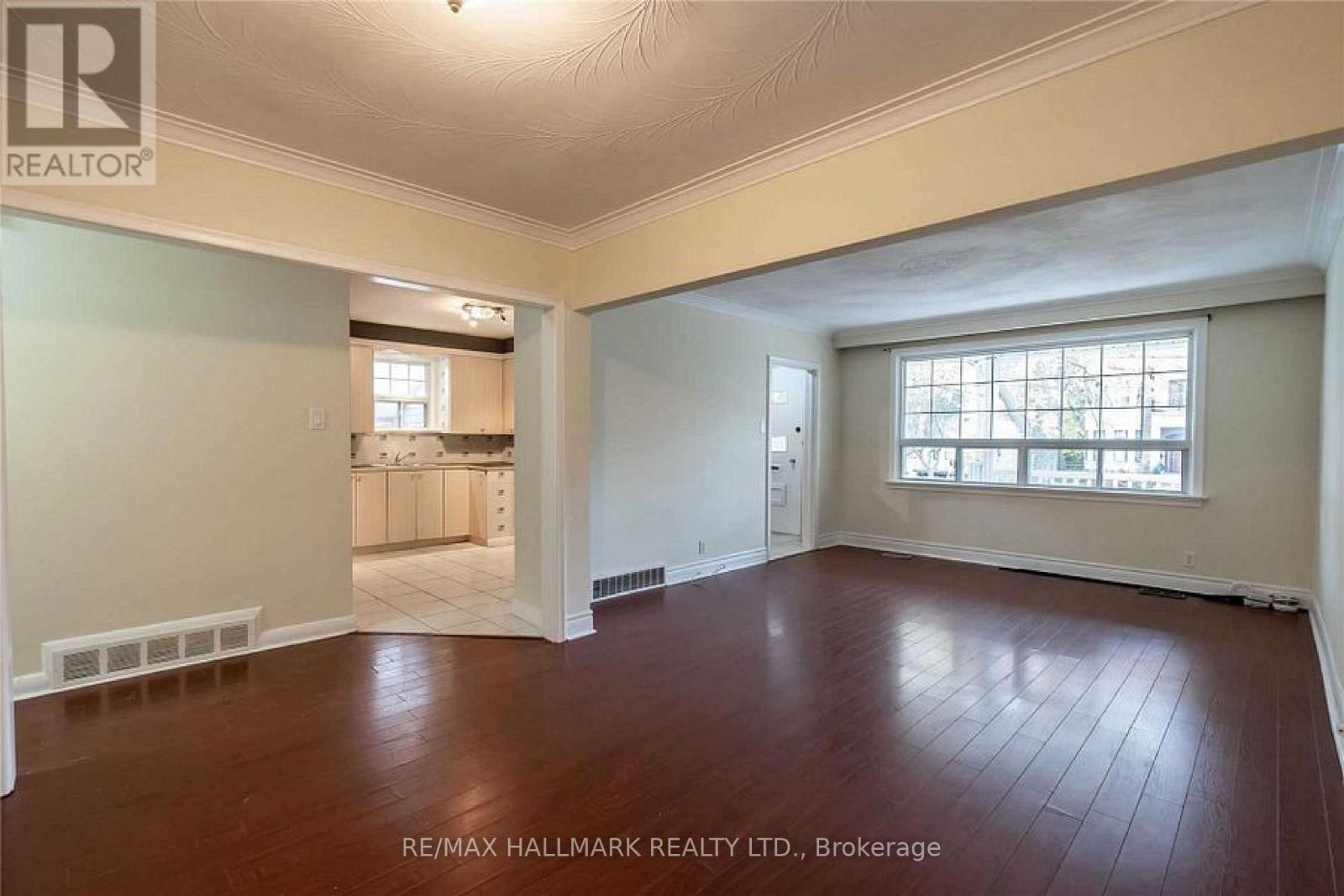226 Lawrence Avenue, Richmond Hill (Harding), Ontario  L4C 1Z6 - Photo 4 - N13562048