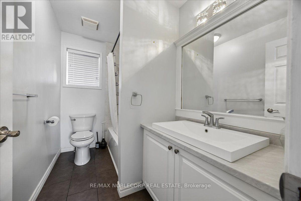 Main - 210 Dunsmore Lane, Barrie, Ontario L4M 6Z8 - Photo 11 - S13561962