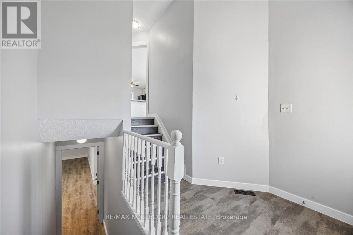 Main - 210 Dunsmore Lane, Barrie, Ontario L4M 6Z8 - Photo 2 - S13561962
