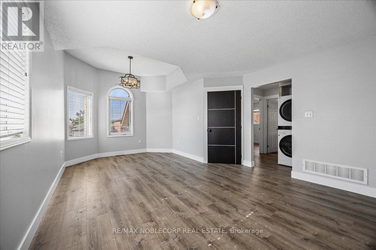 Main - 210 Dunsmore Lane, Barrie, Ontario L4M 6Z8 - Photo 7 - S13561962