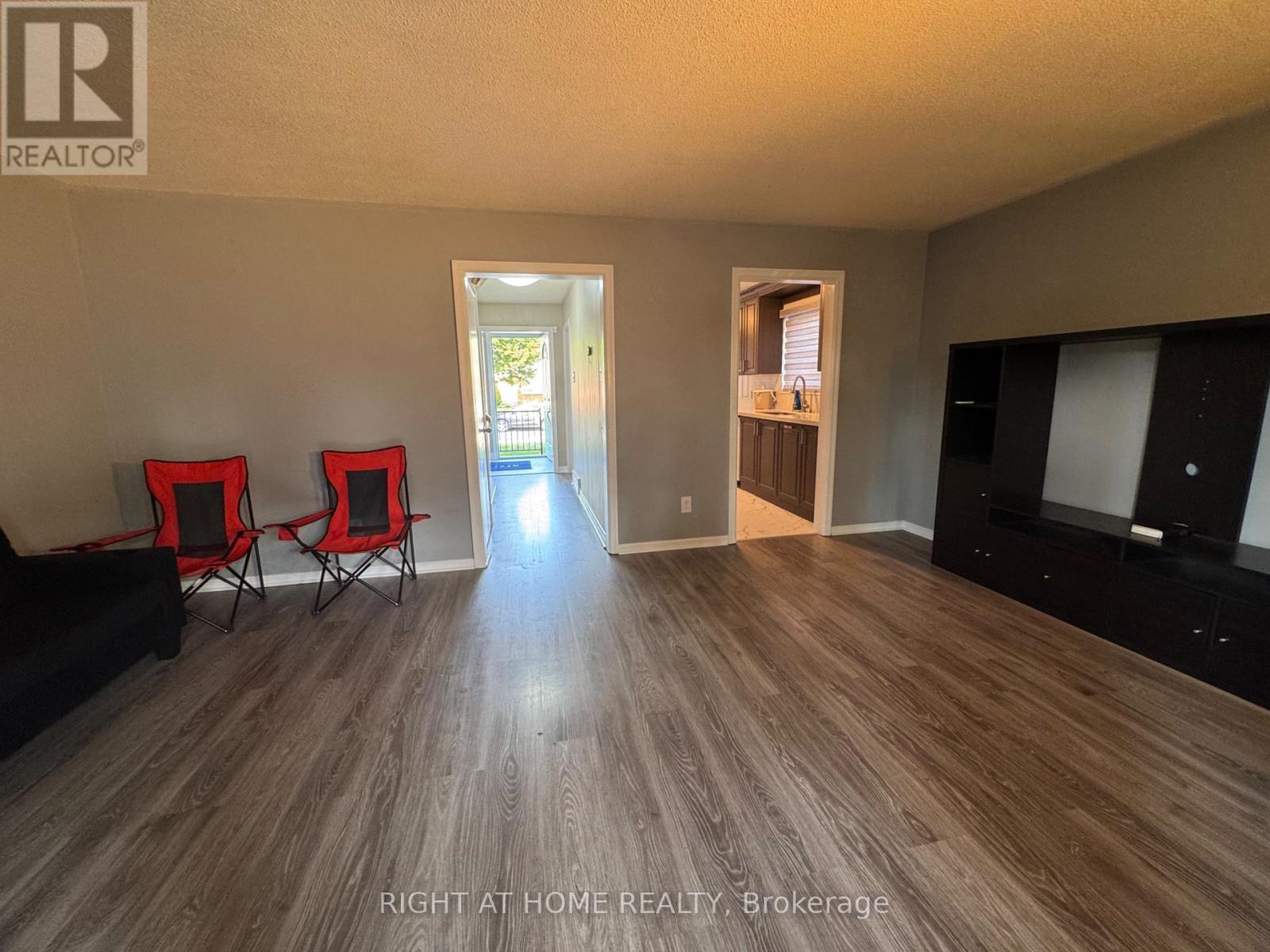 1358 Tremblay Street, Oshawa, Ontario  L1J 3X5 - Photo 14 - E13558162