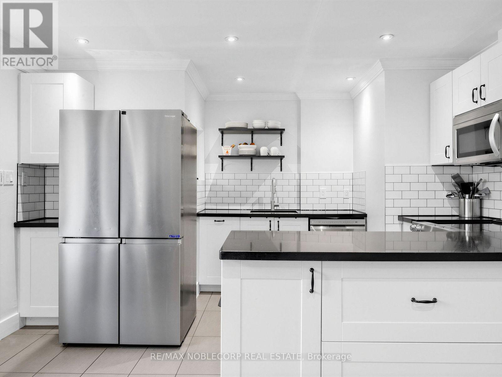12 George Mckenzie Court, Toronto, Ontario  M9M 0E1 - Photo 10 - W13562062