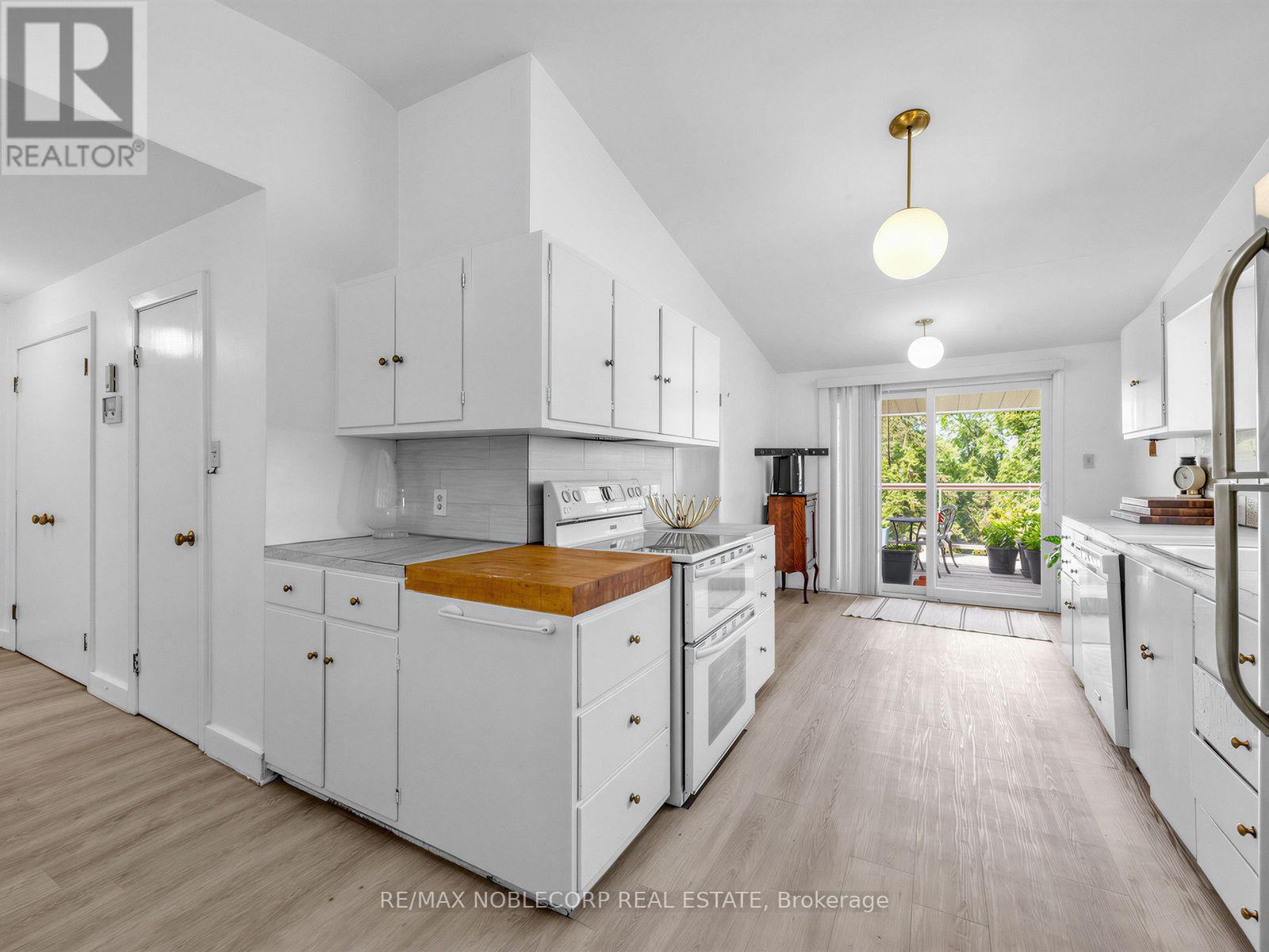 12 George Mckenzie Court, Toronto, Ontario  M9M 0E1 - Photo 33 - W13562062