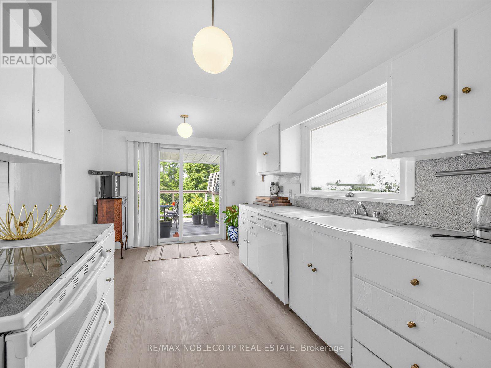 12 George Mckenzie Court, Toronto, Ontario  M9M 0E1 - Photo 34 - W13562062