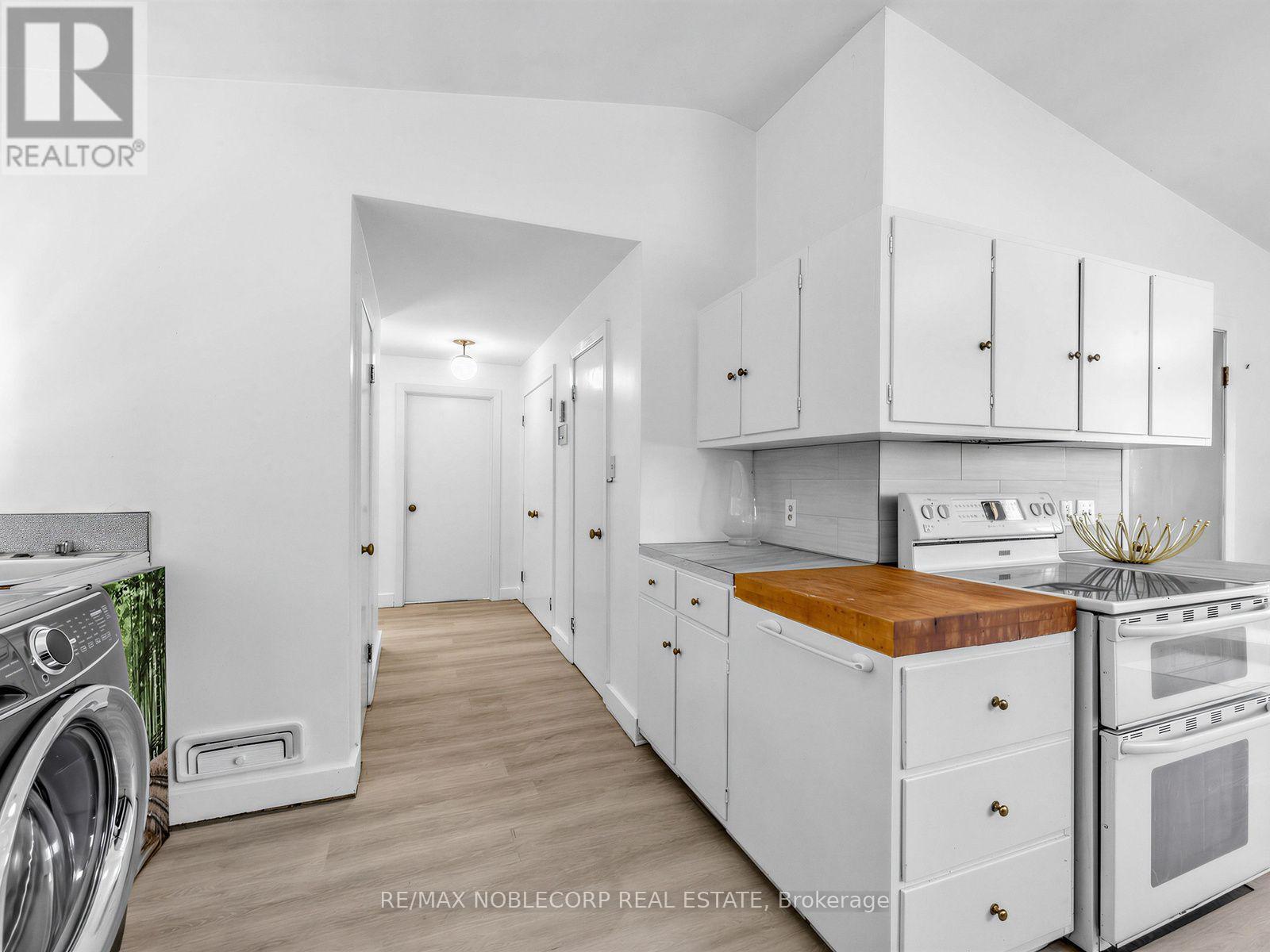 12 George Mckenzie Court, Toronto, Ontario  M9M 0E1 - Photo 35 - W13562062