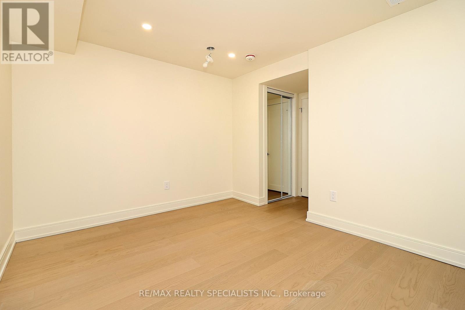 5815 Rainspring Drive, Mississauga, Ontario  L5M 6X6 - Photo 12 - W13562162