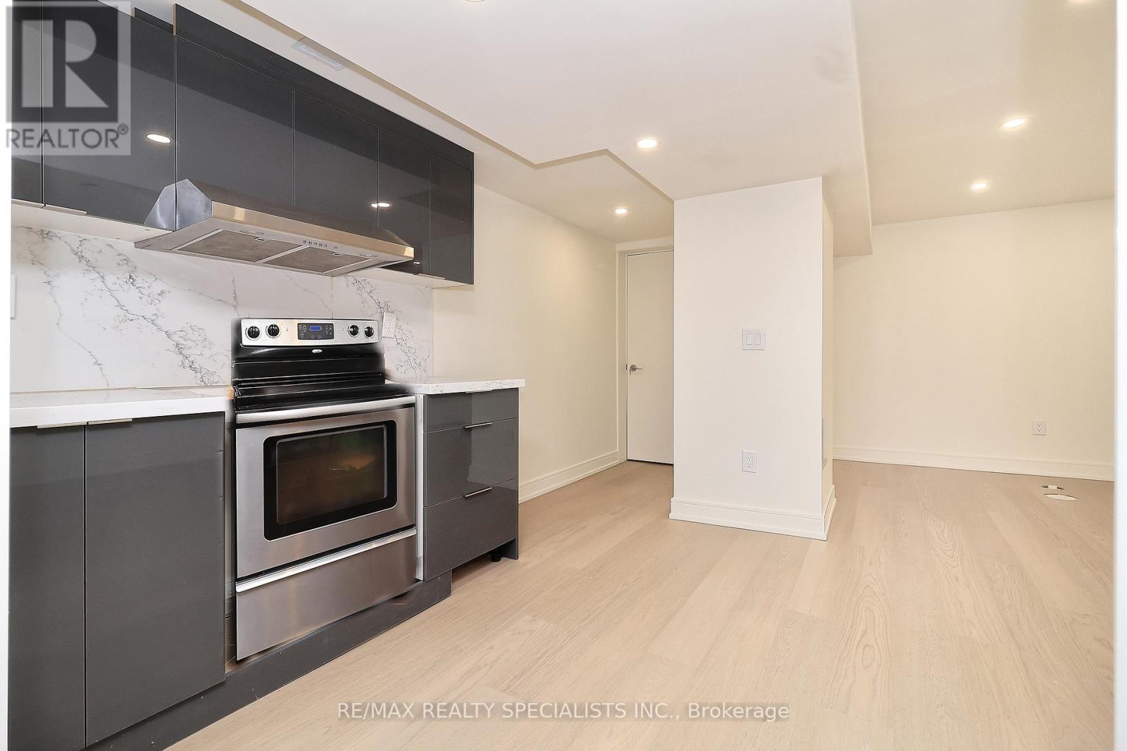5815 Rainspring Drive, Mississauga, Ontario  L5M 6X6 - Photo 23 - W13562162