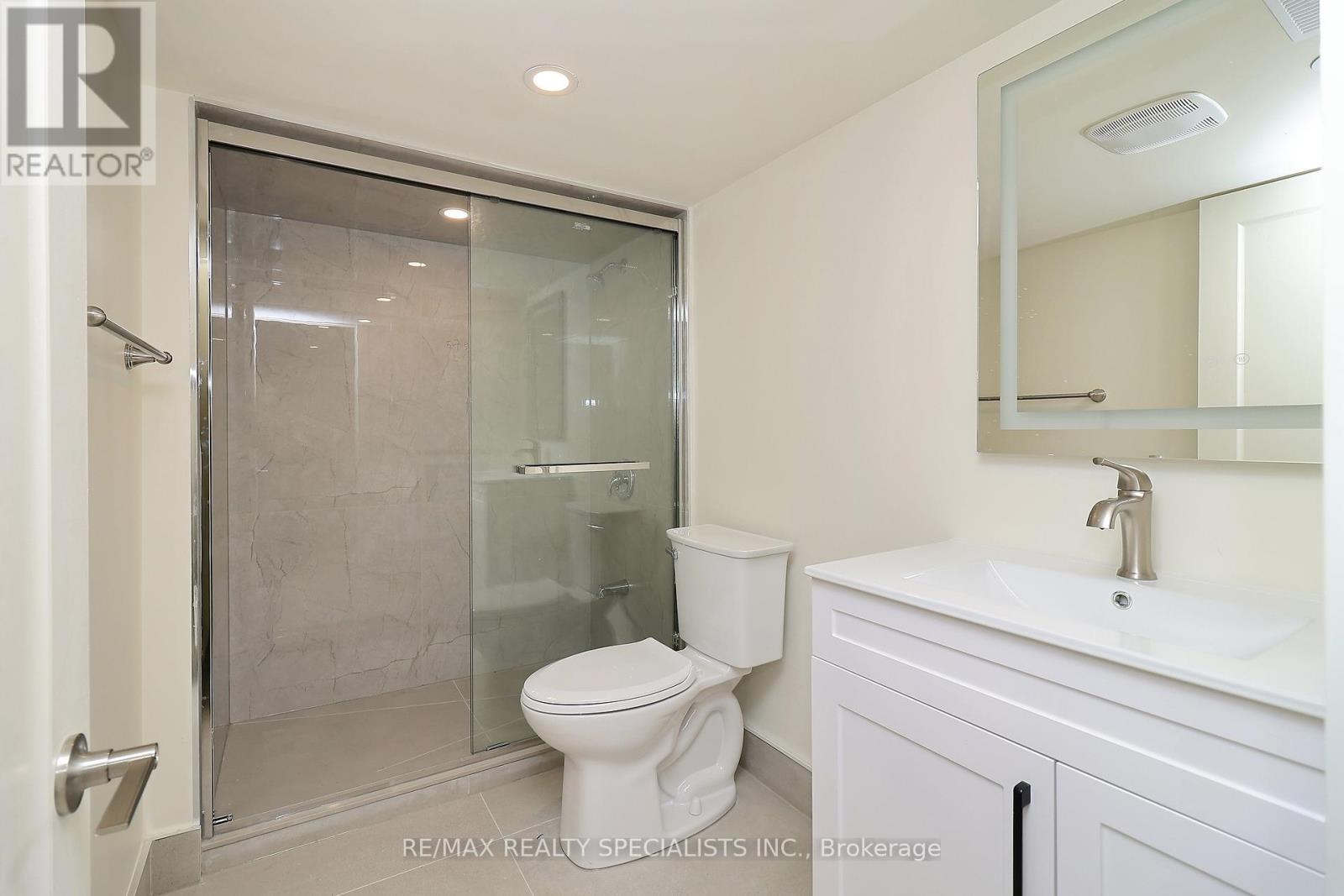 5815 Rainspring Drive, Mississauga, Ontario  L5M 6X6 - Photo 5 - W13562162