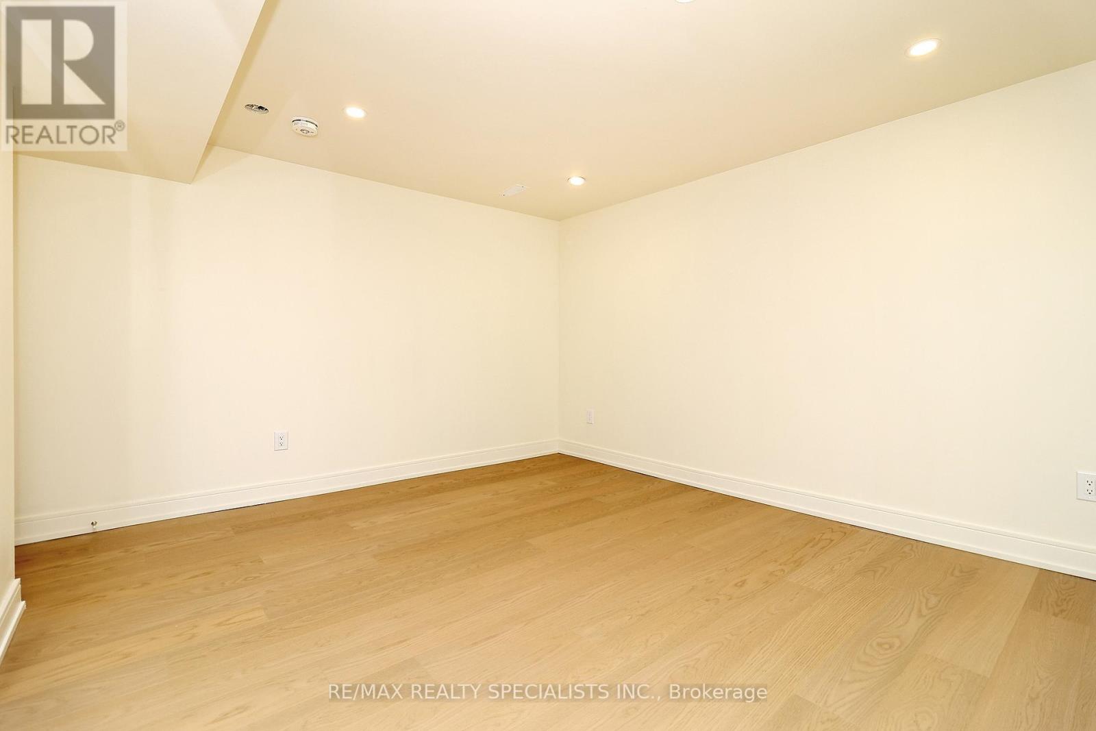 5815 Rainspring Drive, Mississauga, Ontario  L5M 6X6 - Photo 7 - W13562162