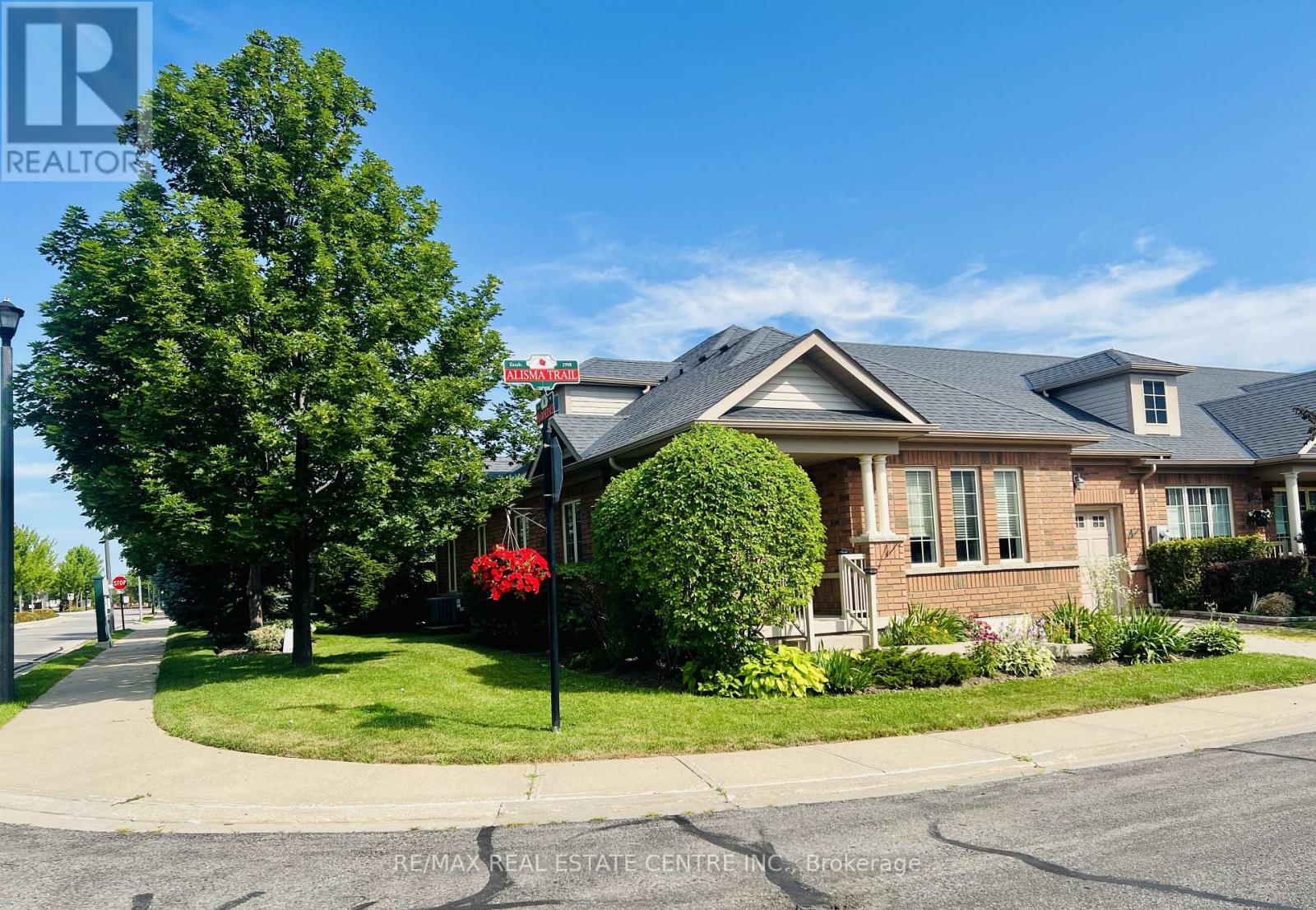 2 Alisma Trail, Brampton, Ontario  L6R 0Y8 - Photo 3 - W13562202