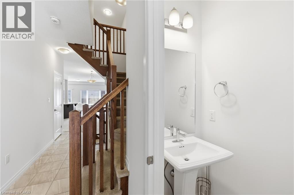 37 Greenwich Avenue, Stoney Creek, Ontario  L8J 0L5 - Photo 7 - 40847858
