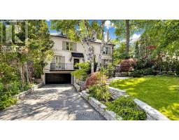 27 STRATHGOWAN CRESCENT, Toronto, Ontario