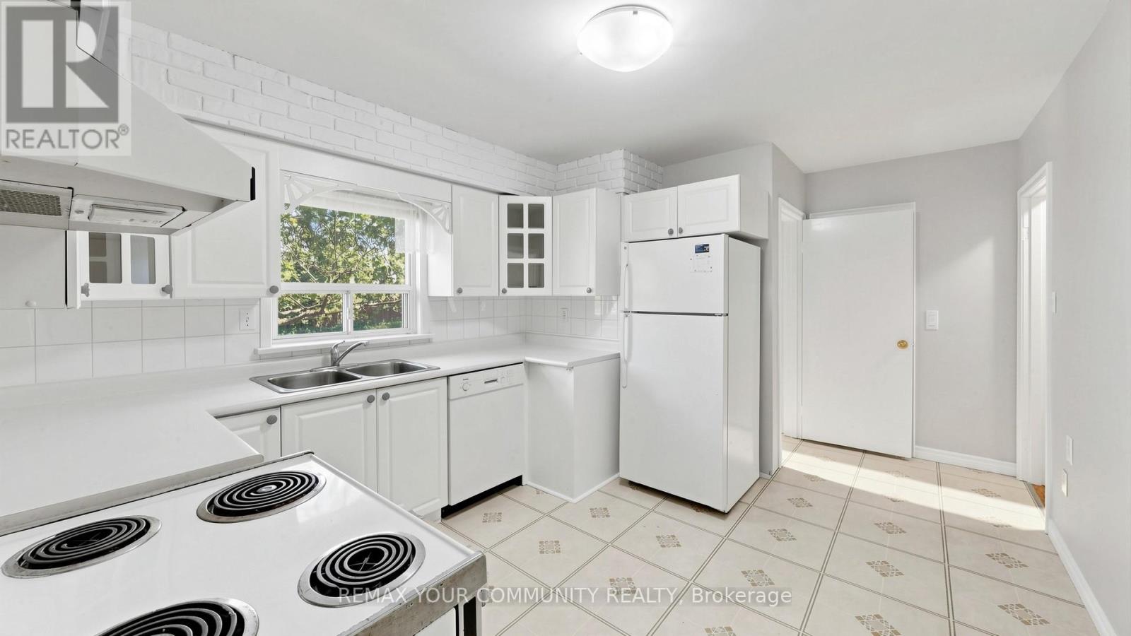 10 Winlaw Place, Markham, Ontario  L3P 2C6 - Photo 5 - N13413892