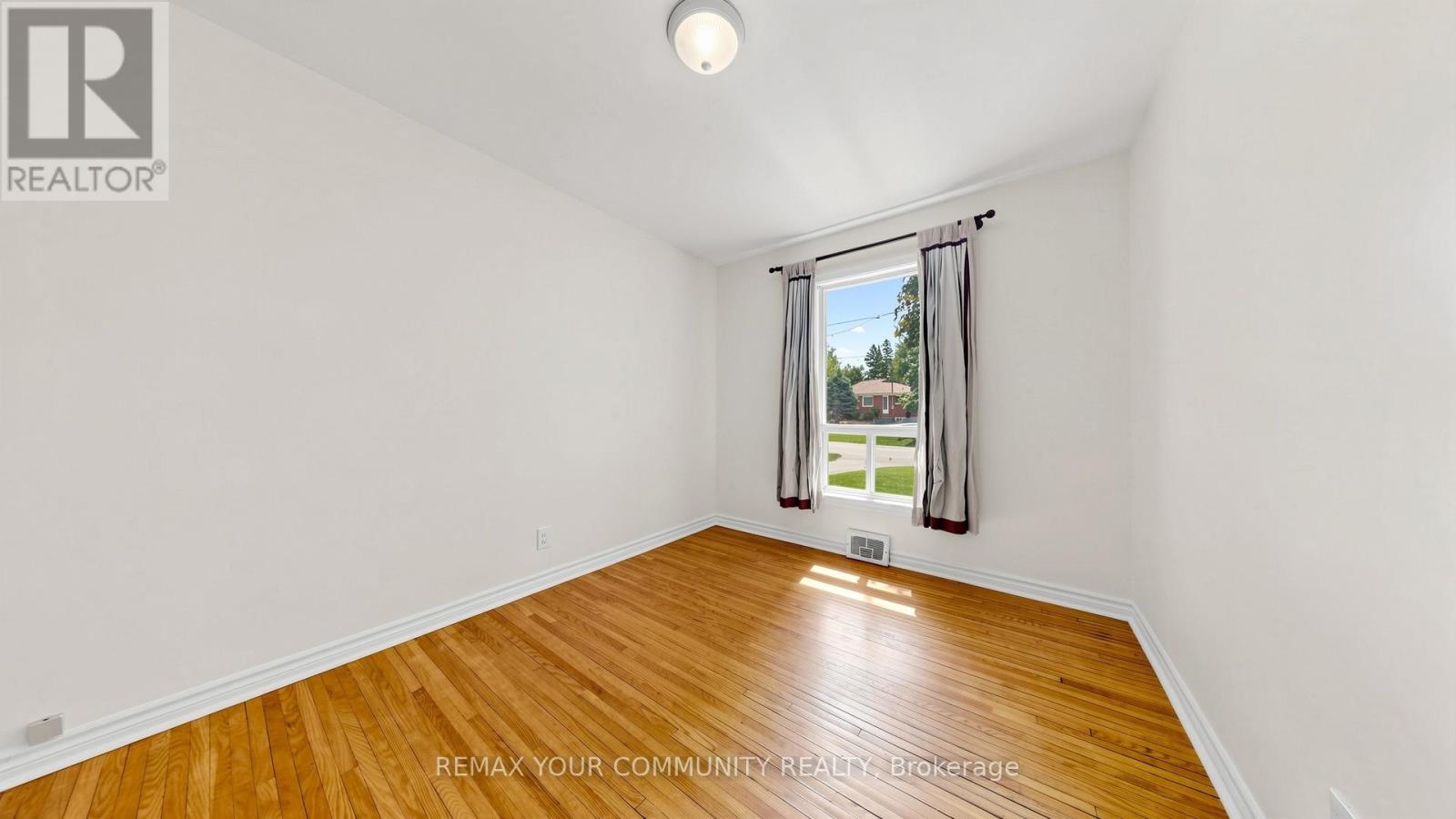 10 Winlaw Place, Markham, Ontario  L3P 2C6 - Photo 6 - N13413892