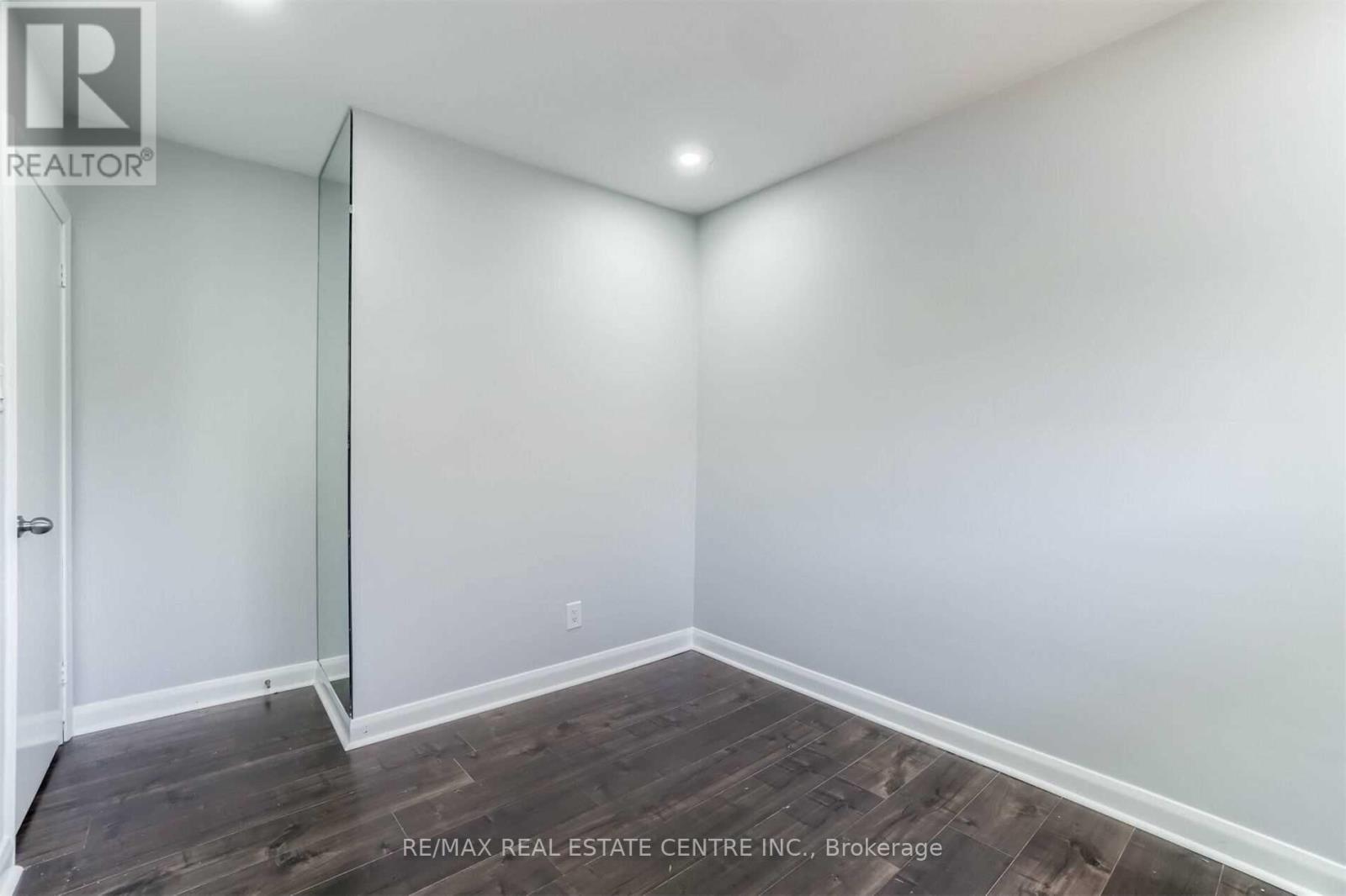 585 Indian Road N, Mississauga, Ontario  L5H 1R1 - Photo 8 - W13562344