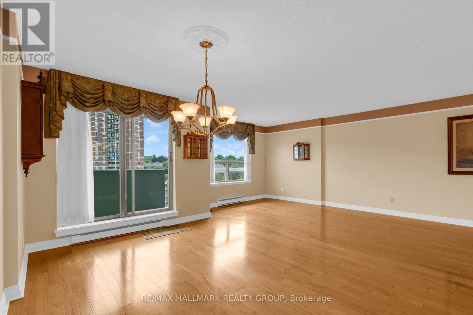 401 - 200 Lafontaine Avenue E, Ottawa, Ontario  K1L 8K8 - Photo 10 - X13542826