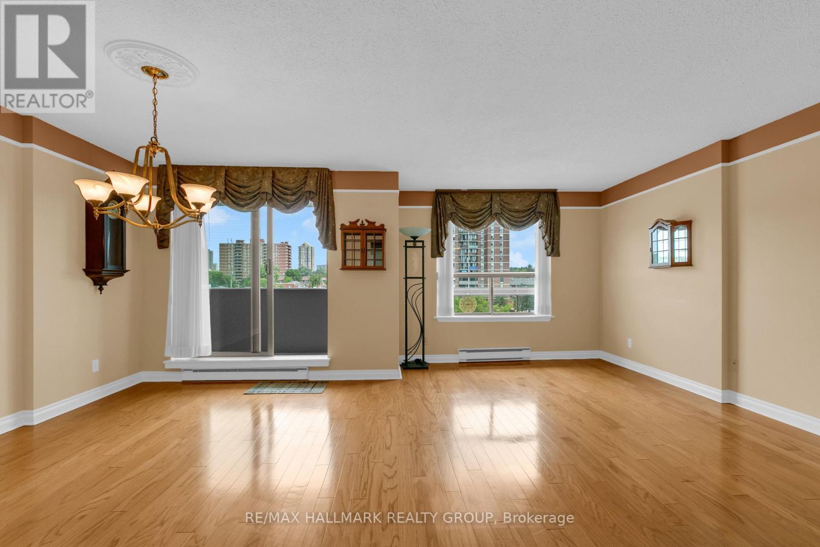401 - 200 Lafontaine Avenue E, Ottawa, Ontario  K1L 8K8 - Photo 6 - X13542826