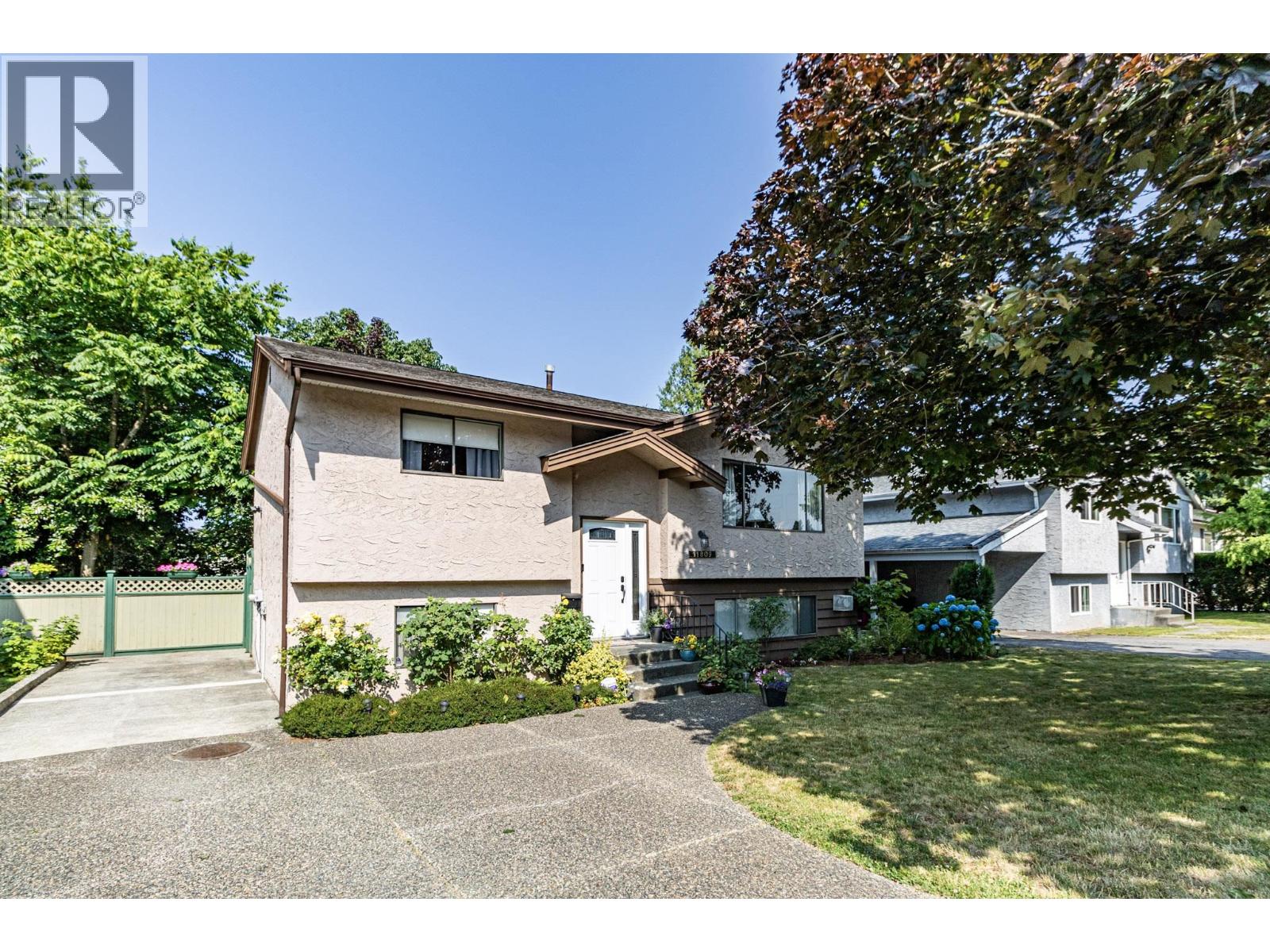 11809 230 STREET, Maple Ridge, British Columbia