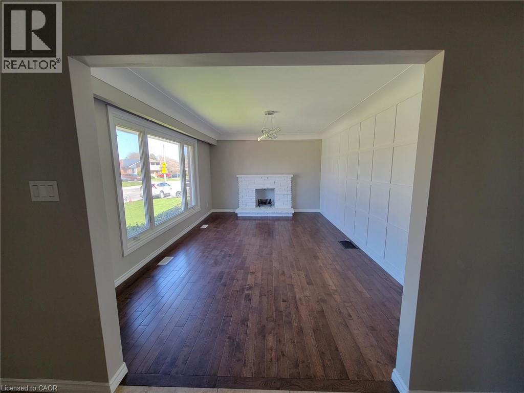 107 South Bend Road W Unit# Upper, Hamilton, Ontario  L9C 1M9 - Photo 2 - 40844682